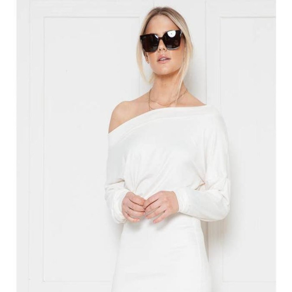 Off-Shoulder Dress - Picture 4 of 5